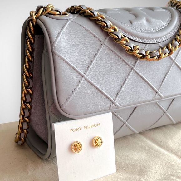 AUTHENTICATED NWT Tory Burch Fleming Soft Shoulder Bag & Miller Pavé Studs $700 - Picture 14 of 17